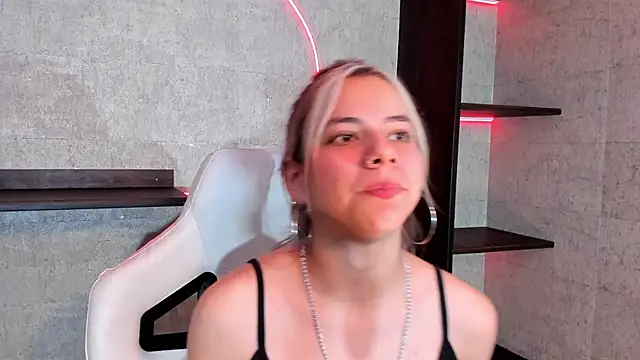 ArtemisaBlake online show from 01-08-25, 09:12