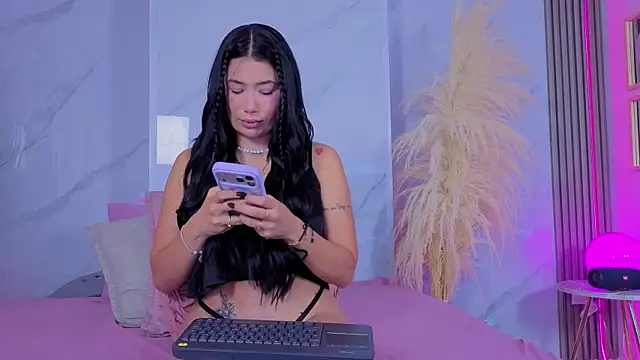 Chlooee   online show from 04-09-26, 01:27