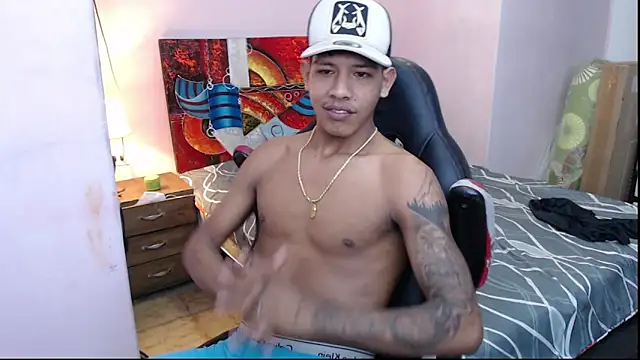 Snapshot of mr_stiven_ chatting on 02-05-25, 08:54 mr stiven  online show from 02-05-25, 08:54