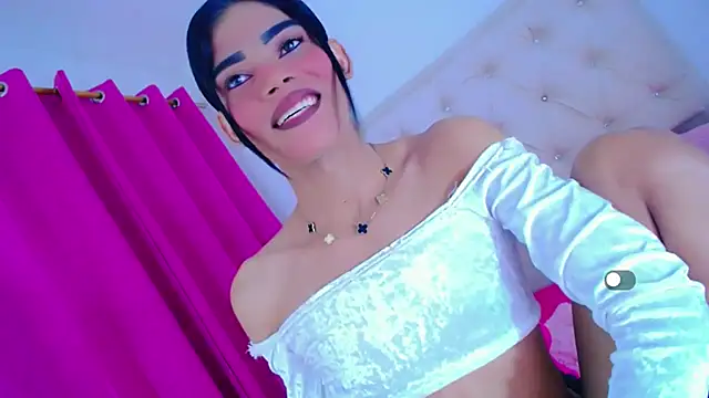 Snapshot of Theylor_Rouse chatting on 07-11-26, 04:37 Theylor Rouse online show from 07-11-26, 04:37