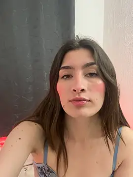 Snapshot of LuneObscure chatting on 01-06-25, 02:04 LuneObscure online show from 01-06-25, 02:04