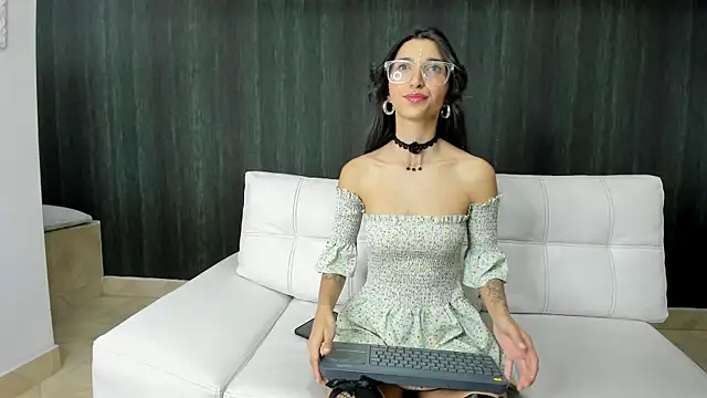 Milaspetite online show from 01-20-25, 08:29