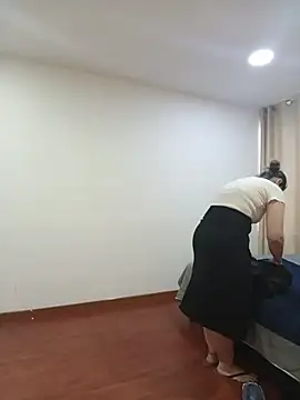 sasi luna online show from 04-15-26, 01:29