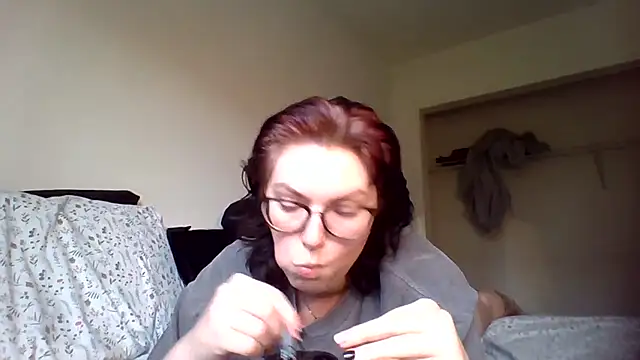 Snapshot of Blondie_Elle chatting on 05-25-26, 10:49 Blondie Elle online show from 05-25-26, 10:49