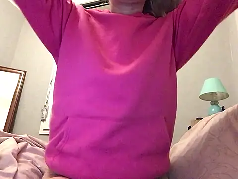 Snapshot of Cally-n chatting on 02-03-25, 02:45 Cally-n online show from 02-03-25, 02:45