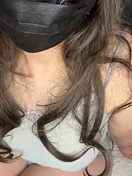 Snapshot of Gamzemm8888 chatting on 02-05-25, 09:40 Gamzemm8888 online show from 02-05-25, 09:40