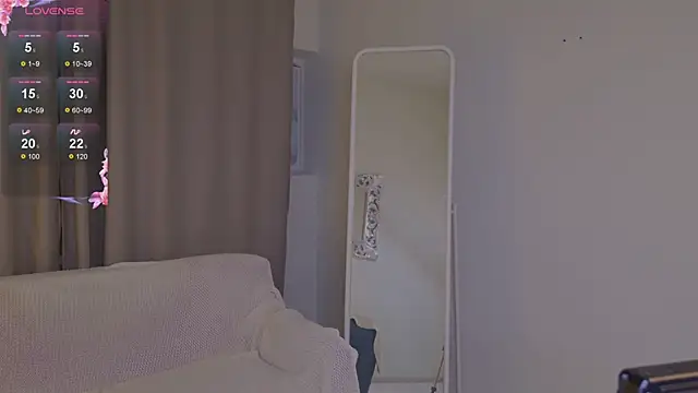 Lana  Cute  online show from 03-17-25, 06:00