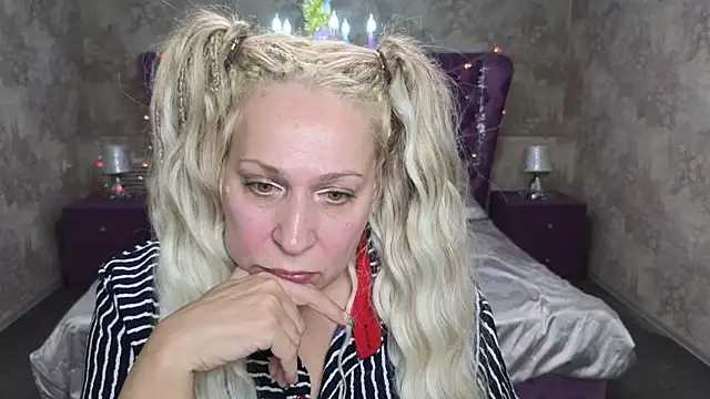 Snapshot of Penelope_Pinky chatting on 01-03-25, 02:51 Penelope Pinky online show from 01-03-25, 02:51