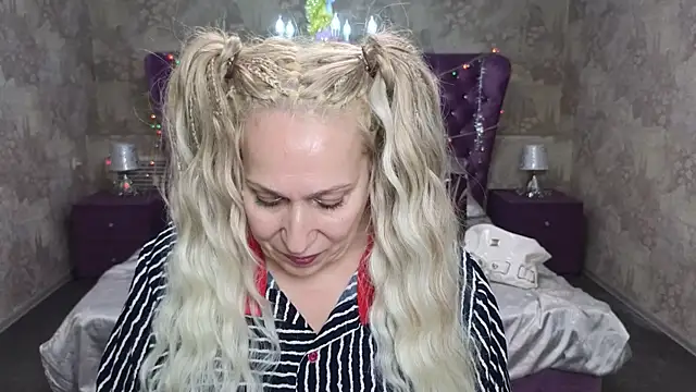 Snapshot of Penelope_Pinky chatting on 01-03-25, 05:53 Penelope Pinky online show from 01-03-25, 05:53