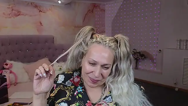 Snapshot of Penelope_Pinky chatting on 01-15-25, 05:15 Penelope Pinky online show from 01-15-25, 05:15