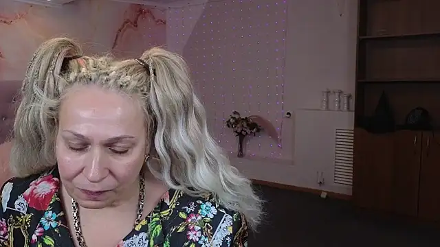 Snapshot of Penelope_Pinky chatting on 01-15-25, 08:16 Penelope Pinky online show from 01-15-25, 08:16