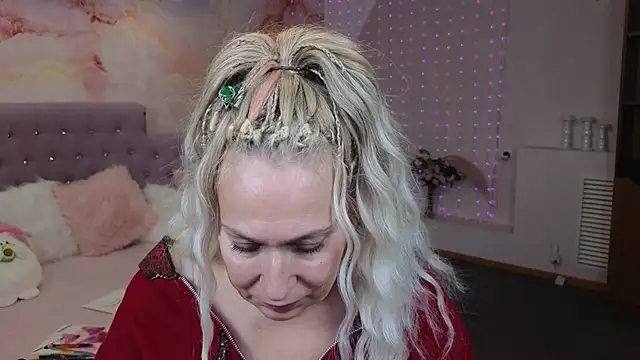 Snapshot of Penelope_Pinky chatting on 01-16-25, 05:44 Penelope Pinky online show from 01-16-25, 05:44