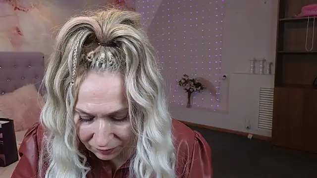 Snapshot of Penelope_Pinky chatting on 01-17-25, 08:44 Penelope Pinky online show from 01-17-25, 08:44