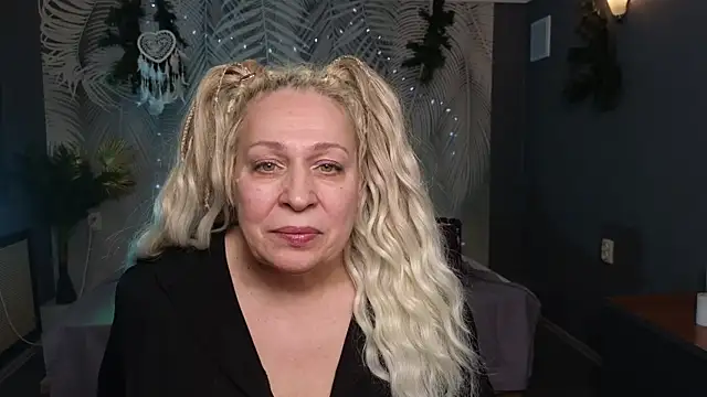 Snapshot of Penelope_Pinky chatting on 01-27-25, 02:24 Penelope Pinky online show from 01-27-25, 02:24