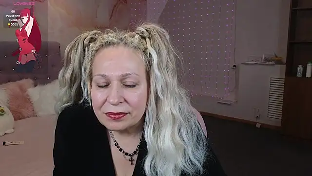 Snapshot of Penelope_Pinky chatting on 02-04-25, 08:38 Penelope Pinky online show from 02-04-25, 08:38