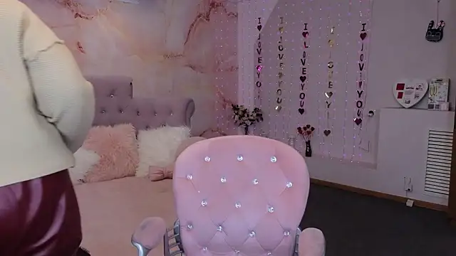 Snapshot of Penelope_Pinky chatting on 03-14-25, 08:38 Penelope Pinky online show from 03-14-25, 08:38