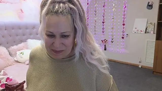 Snapshot of Penelope_Pinky chatting on 03-17-25, 07:24 Penelope Pinky online show from 03-17-25, 07:24