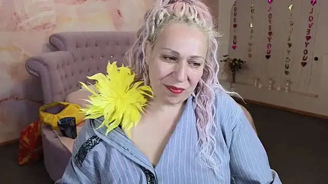 Snapshot of Penelope_Pinky chatting on 09-18-25, 12:07 Penelope Pinky online show from 09-18-25, 12:07
