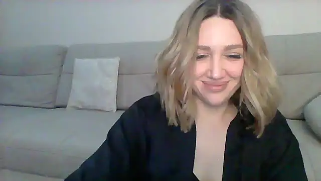 Snapshot of VickyLove047 chatting on 02-15-25, 09:26 VickyLove047 online show from 02-15-25, 09:26