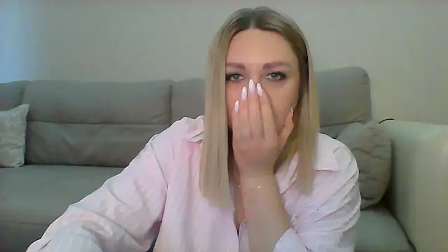 Snapshot of VickyLove047 chatting on 09-16-25, 06:25 VickyLove047 online show from 09-16-25, 06:25