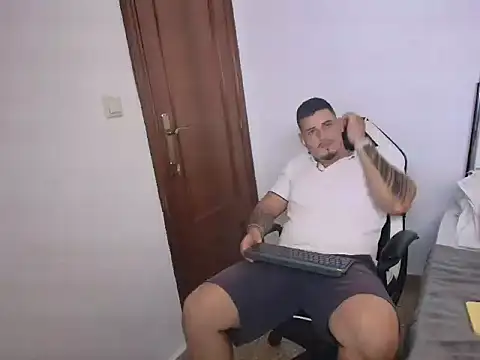 Geishastudios online show from 10-08-25, 01:42