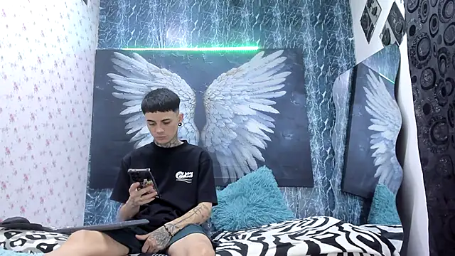 exotic hot couple online show from 04-15-26, 12:17