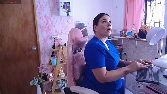LucyanaSilva online show from 08-04-26, 04:53