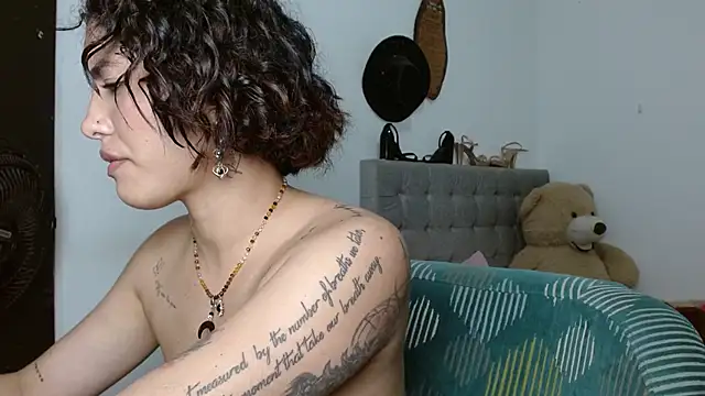 Snapshot of Sexy_Lia_ chatting on 06-17-26, 02:58 Sexy Lia online show from 06-17-26, 02:58