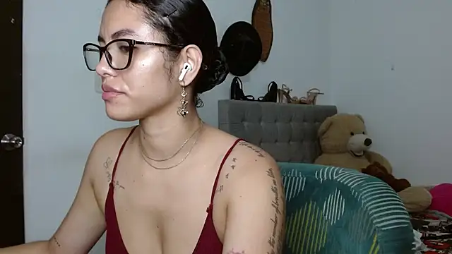 Snapshot of Sexy_Lia_ chatting on 06-24-26, 01:10 Sexy Lia online show from 06-24-26, 01:10