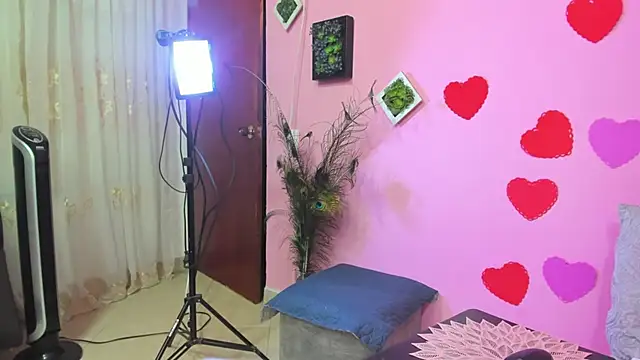 miss--flora online show from 02-23-25, 06:17