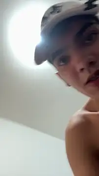 snakeeboy online show from 03-06-26, 04:53