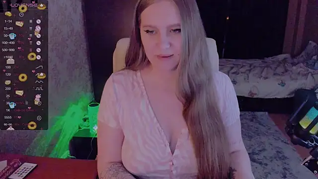 Snapshot of Alice_Dreamgirl_ chatting on 12-23-24, 04:17 Alice Dreamgirl online show from 12-23-24, 04:17