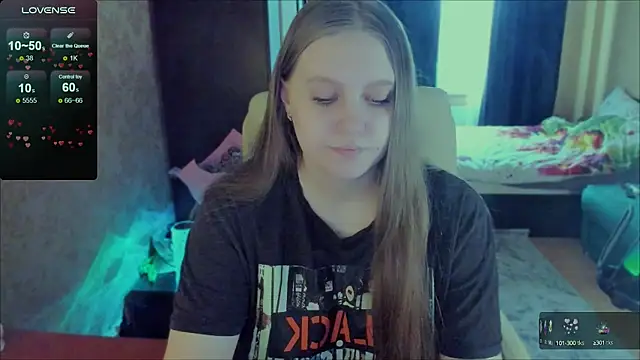 Snapshot of Alice_Dreamgirl_ chatting on 03-08-25, 10:22 Alice Dreamgirl online show from 03-08-25, 10:22