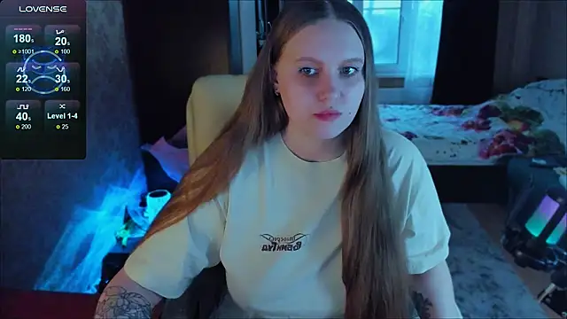 Snapshot of Alice_Dreamgirl_ chatting on 03-09-25, 03:38 Alice Dreamgirl online show from 03-09-25, 03:38