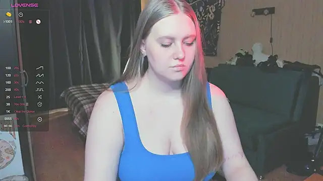 Snapshot of Alice_Dreamgirl_ chatting on 10-21-25, 11:55 Alice Dreamgirl online show from 10-21-25, 11:55