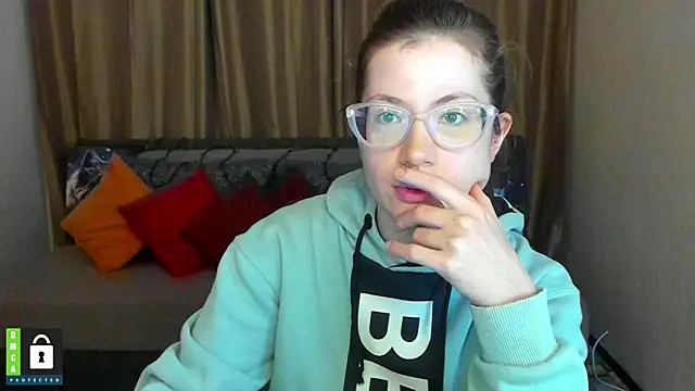 Snapshot of Alicia_redfollow chatting on 01-21-25, 06:23 Alicia redfollow online show from 01-21-25, 06:23
