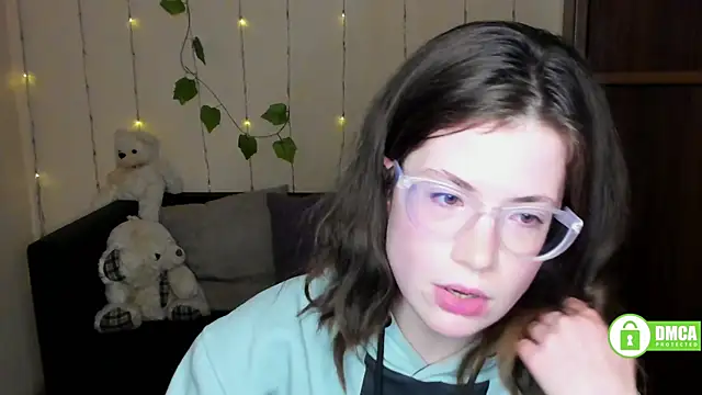 Snapshot of Alicia_redfollow chatting on 02-15-25, 06:23 Alicia redfollow online show from 02-15-25, 06:23