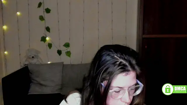 Snapshot of Alicia_redfollow chatting on 02-26-25, 03:30 Alicia redfollow online show from 02-26-25, 03:30