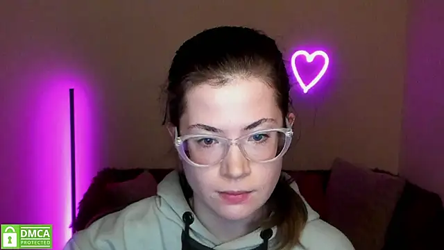 Snapshot of Alicia_redfollow chatting on 03-05-25, 06:23 Alicia redfollow online show from 03-05-25, 06:23