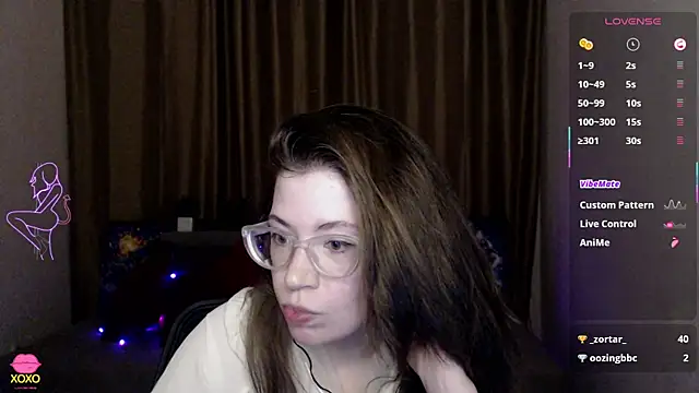 Snapshot of Alicia_redfollow chatting on 03-17-25, 09:23 Alicia redfollow online show from 03-17-25, 09:23