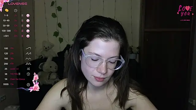 Snapshot of Alicia_redfollow chatting on 03-22-25, 12:25 Alicia redfollow online show from 03-22-25, 12:25
