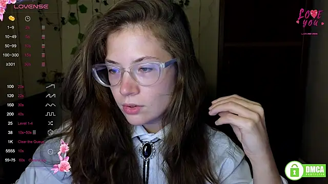 Snapshot of Alicia_redfollow chatting on 09-20-25, 05:25 Alicia redfollow online show from 09-20-25, 05:25