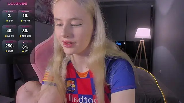 Molly Toads online show from 01-29-25, 05:13