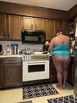 InterRacialFacial7296 online show from 12-21-25, 10:33