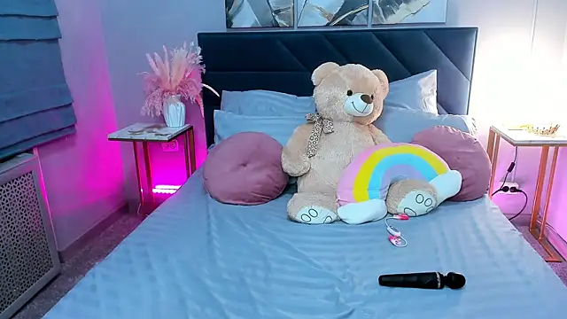 Curvy Dynamite  online show from 10-13-25, 01:16