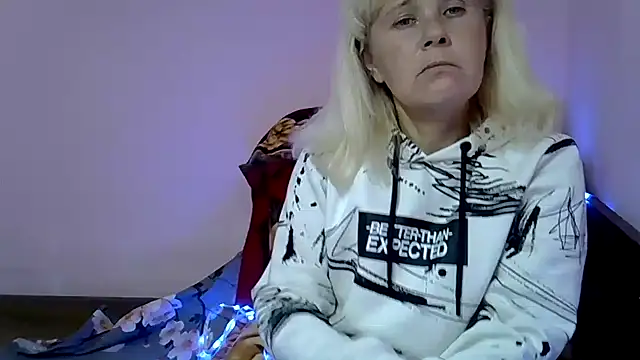 Snapshot of sakura_blonde chatting on 12-28-24, 09:19 sakura blonde online show from 12-28-24, 09:19