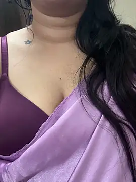 Snapshot of Akhi_Akshaya chatting on 12-20-24, 04:53 Akhi Akshaya online show from 12-20-24, 04:53