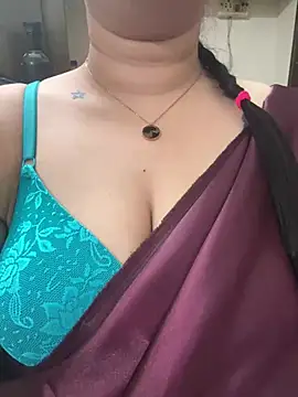 Snapshot of Akhi_Akshaya chatting on 12-20-24, 12:38 Akhi Akshaya online show from 12-20-24, 12:38