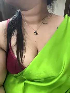 Snapshot of Akhi_Akshaya chatting on 12-22-24, 05:53 Akhi Akshaya online show from 12-22-24, 05:53