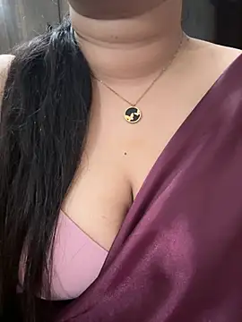 Snapshot of Akhi_Akshaya chatting on 12-26-24, 12:57 Akhi Akshaya online show from 12-26-24, 12:57